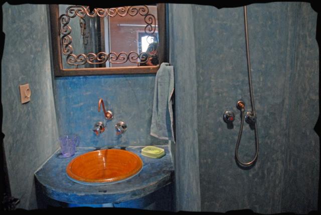 les 4 saisons du dades - detail de salle de bain